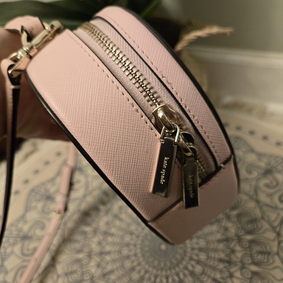 Kate Spade Pink Heart-Shaped Crossbody Bag and Wallet Set - Picture 3 of 11